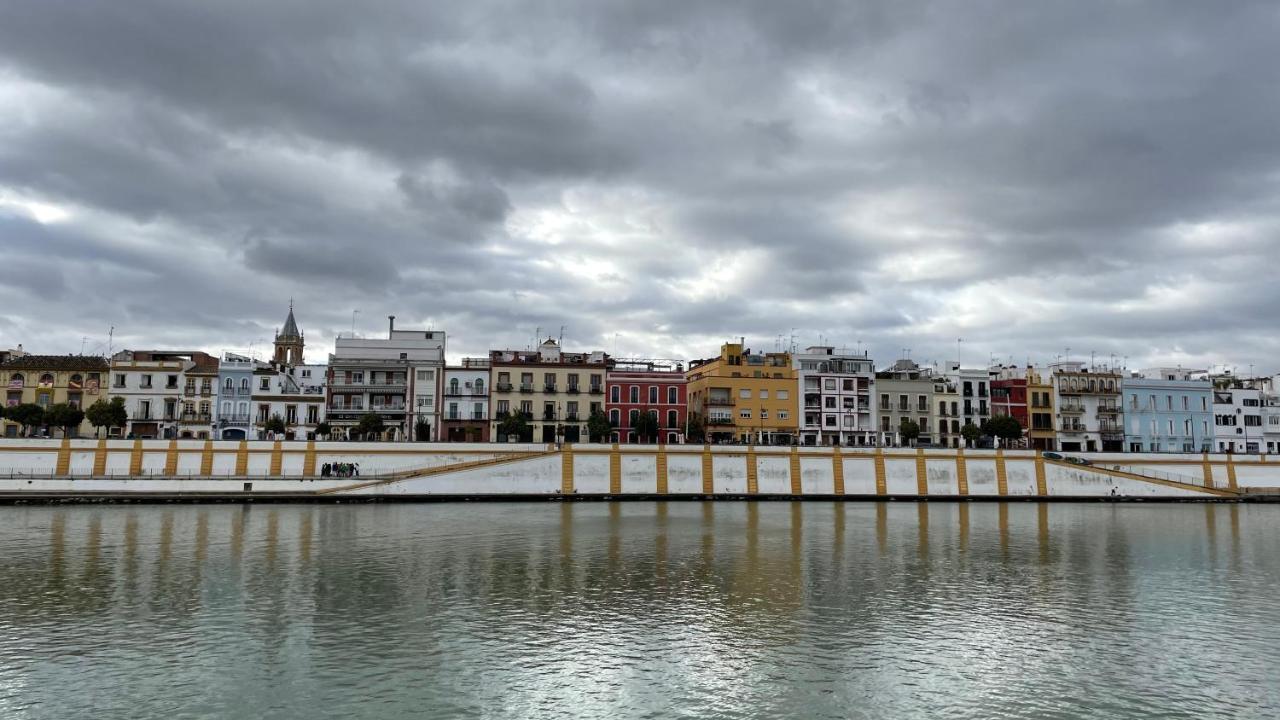 Apartamentos Rg Resitur Seville Exterior photo